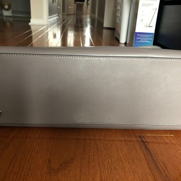 Banana Republic tote - NWT - Picture 3 of 3